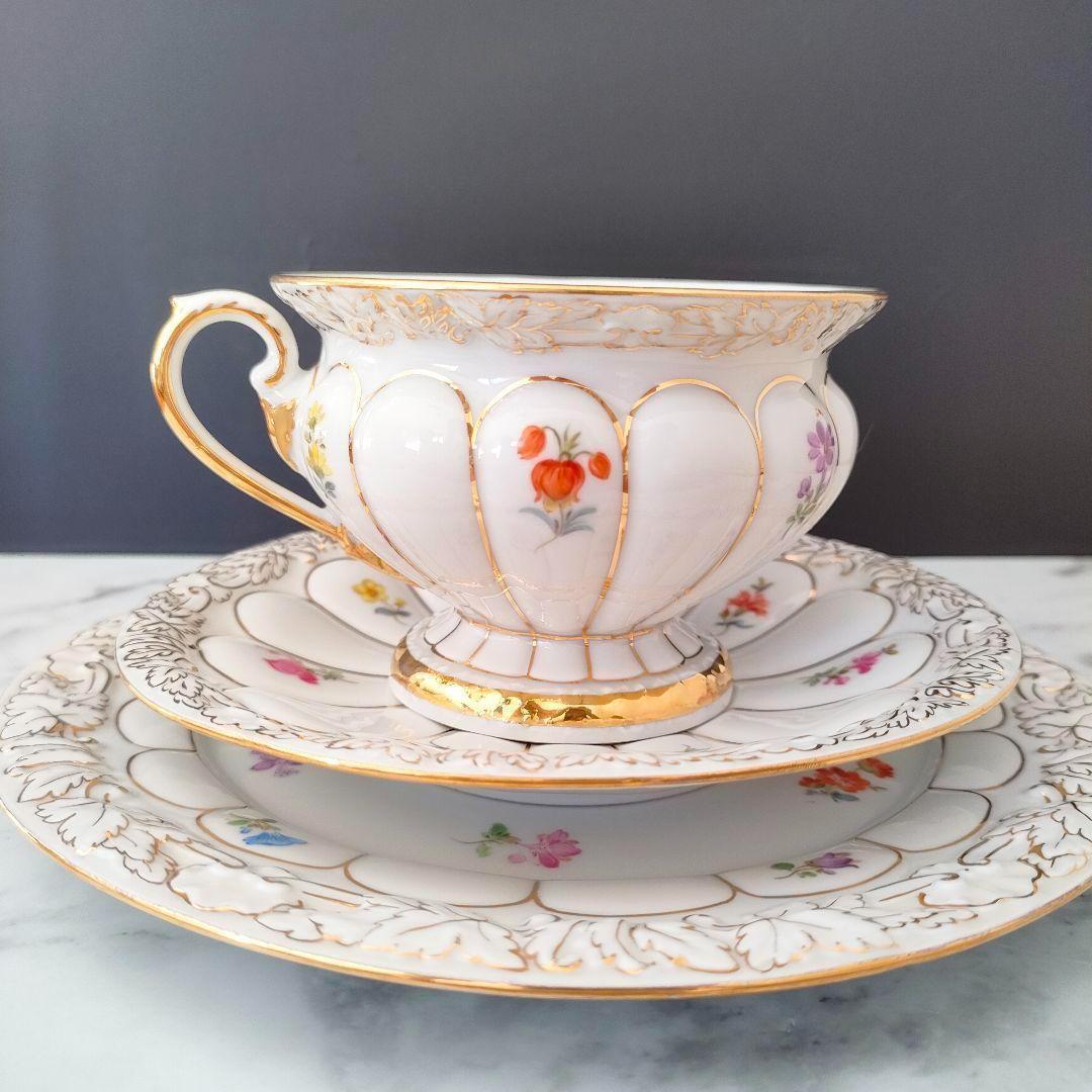 希少品★マイセン 宮廷の小花 Xフォーム トリオ 散らし小花 カップ&ソーサー