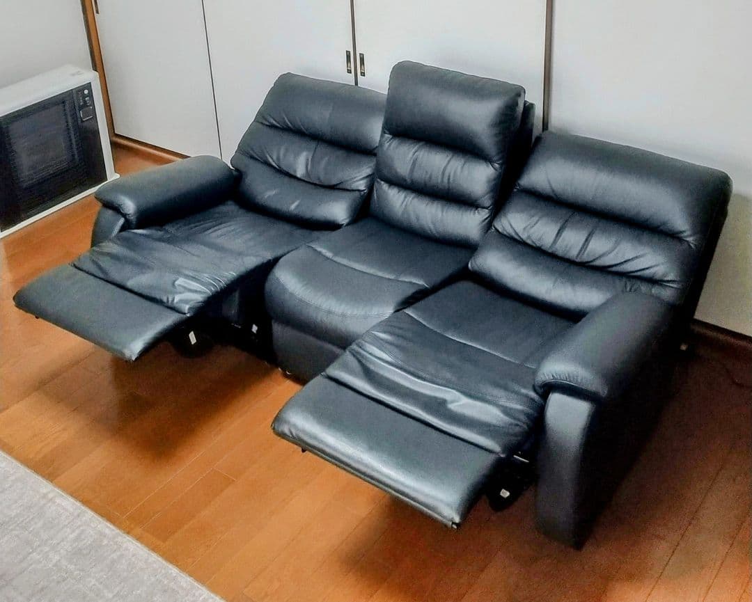 ニトリ 電動リクライニングソファー ビリーバー3 テーブル付き 3人用 黒 本革