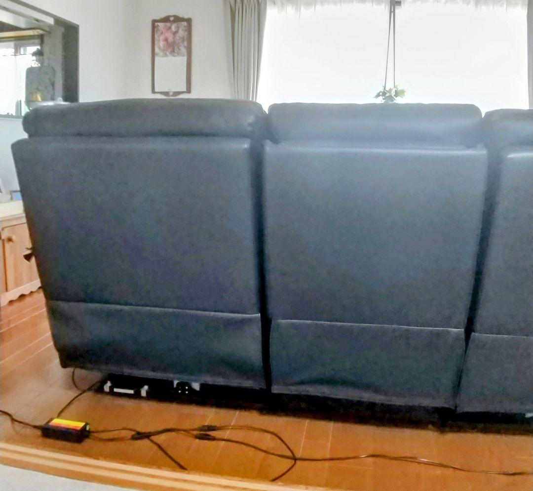 ニトリ 電動リクライニングソファー ビリーバー3 テーブル付き 3人用 黒 本革