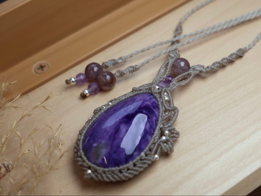 でんちゃん グリーンマイカ　チャロアイト　マクラメ　ネックレス