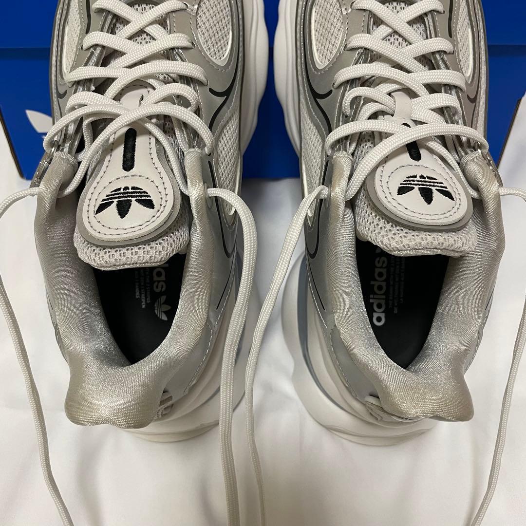 adidas オズヴィーナス OZVENUZ 24.5　シルバー