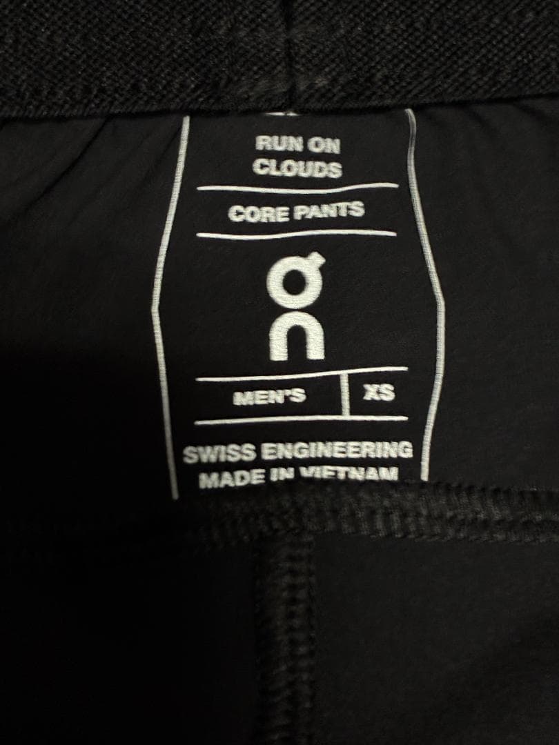 On、CORE PANTS（サイズXS）