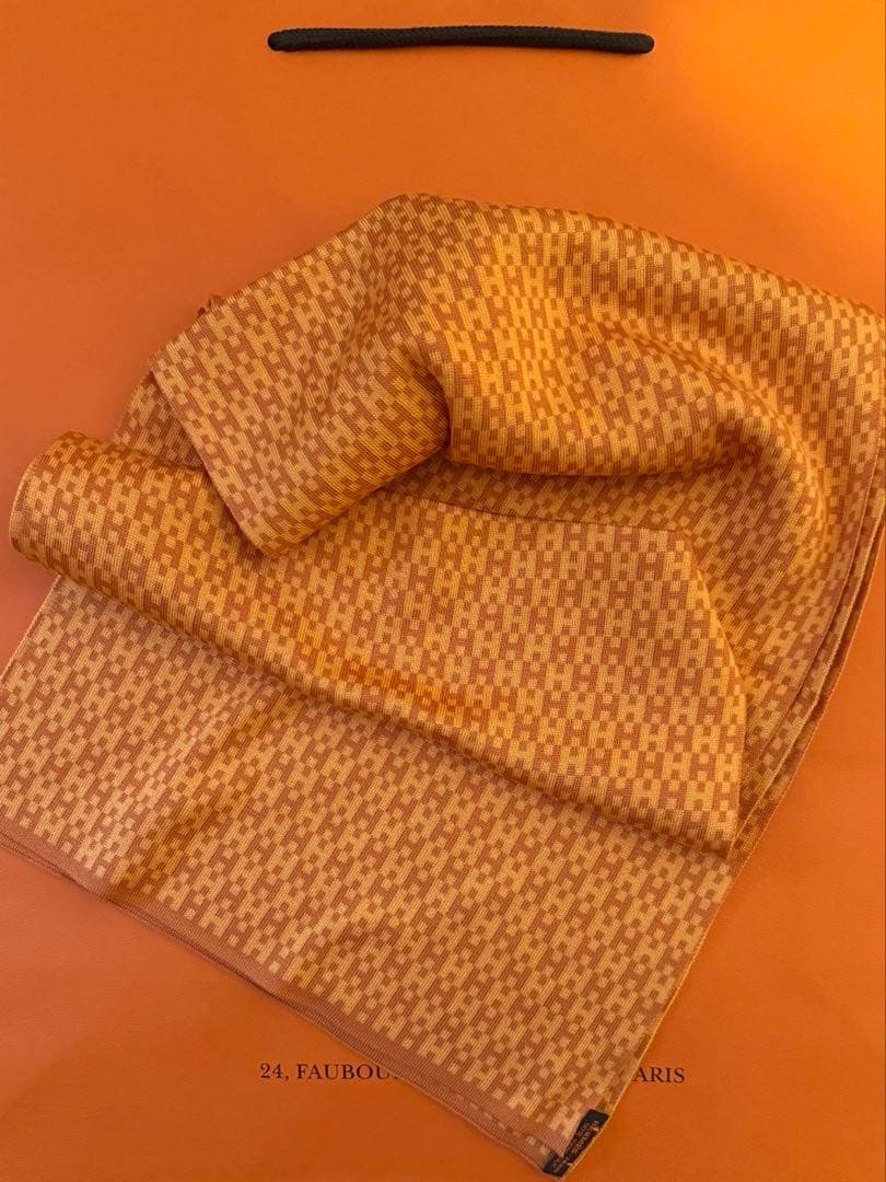 【未使用品】エルメスH柄マフラー
