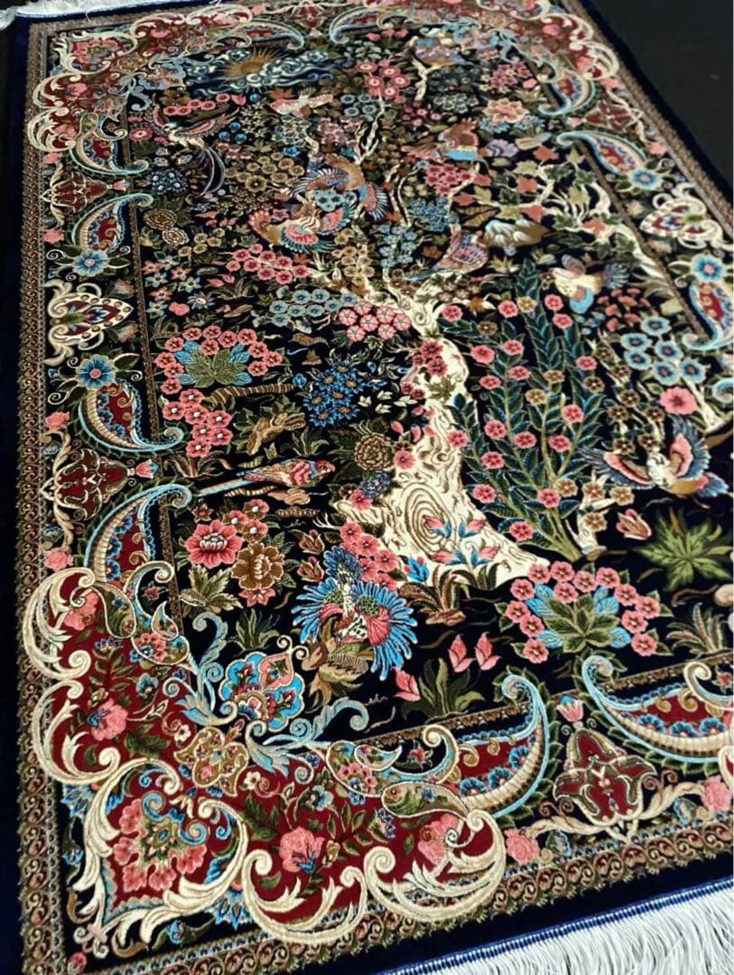 ペルシャ絨毯 イラン クム産　シルク100% 手編み　孔雀と花園 289万ノット