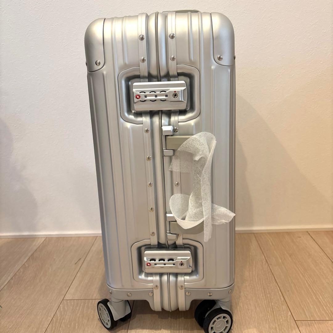 お値下げ‼️新品Mercedes Benz アルミキャリーTSAロック搭載32L