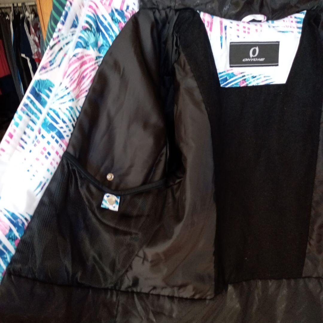 人気のONYONE　新品未使用タグ付き　スキーウェア上下（女性用）