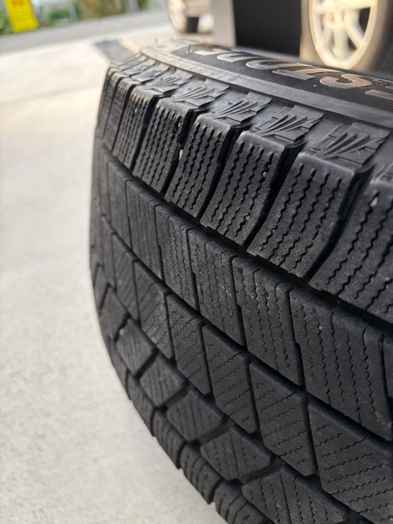 4本同時購入のみBridgeStone冬タイヤ205/65r16&ホイールその1