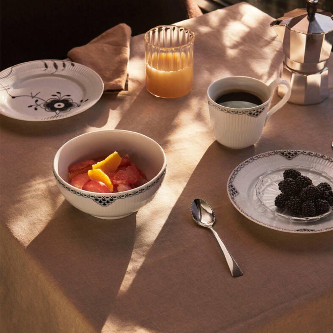 新品 ロイヤルコペンハーゲン ブラック レース ボウル15cmメガ フルーテッド