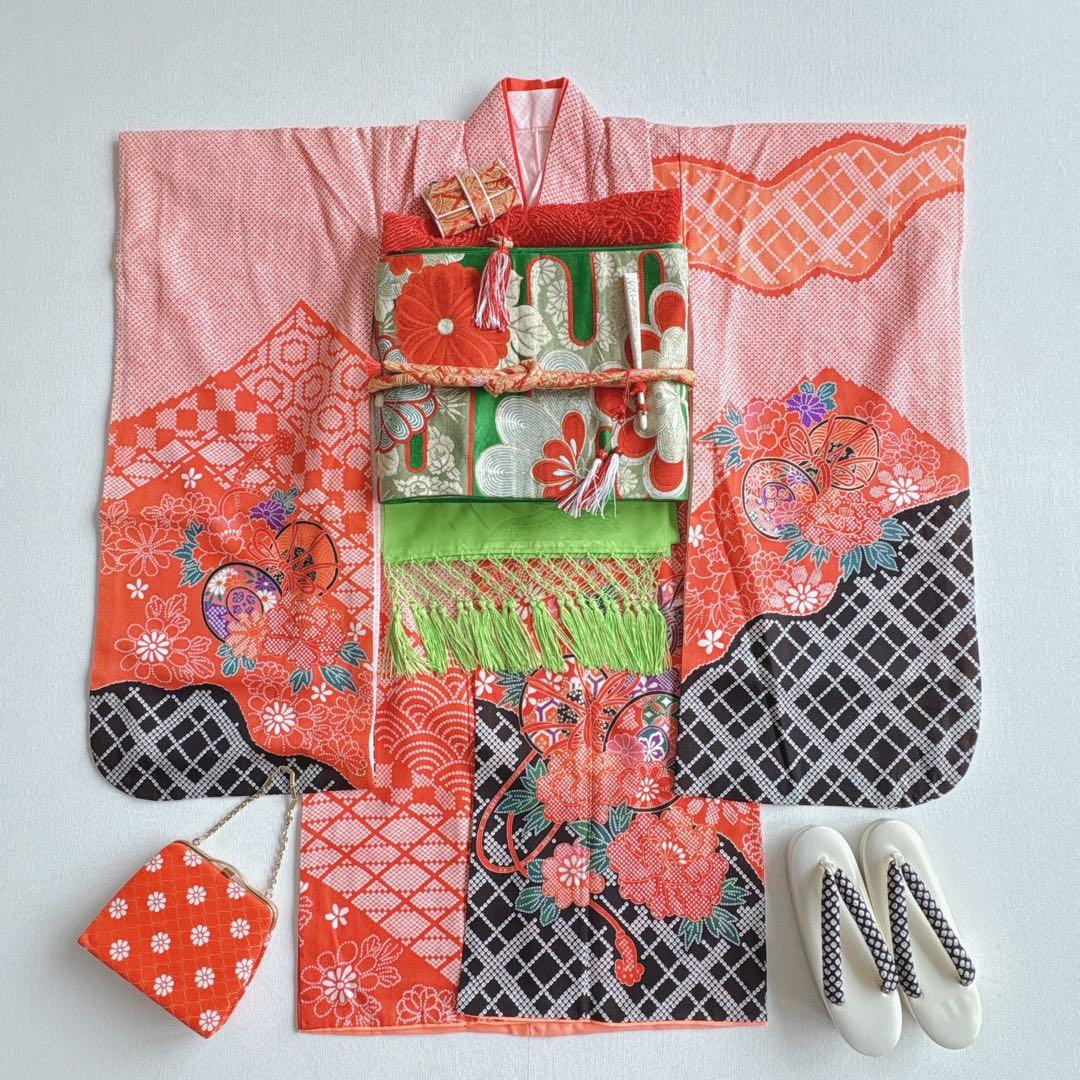 美品　七五三７歳女の子　フルセット　赤地しぼり柄　緑地袋帯　小物　7331