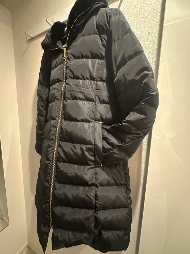 【新品未使用】軽量 スッキリシルエット 黒 ダウンコート 冬　Mサイズ