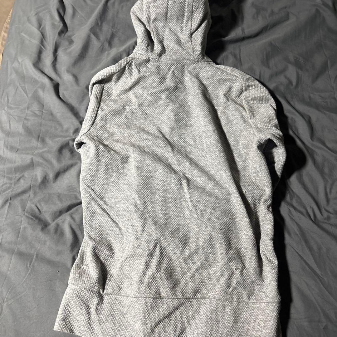 タトラス　パーカー