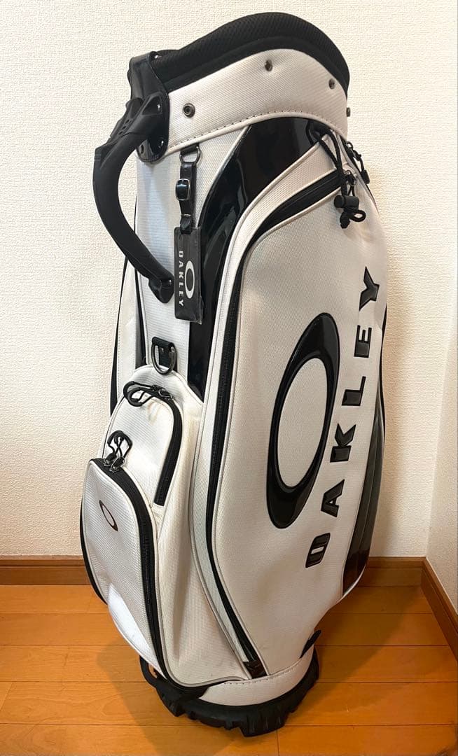OAKLEY ホワイト キャディバッグ