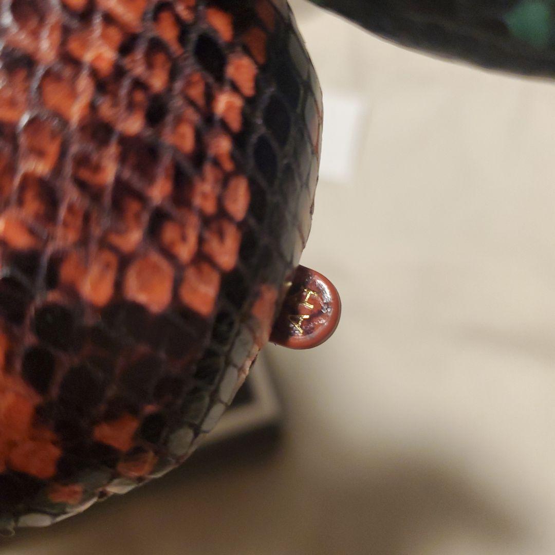 ANYA HINDMARCH チェリー型パイソンプリントキーホルダー