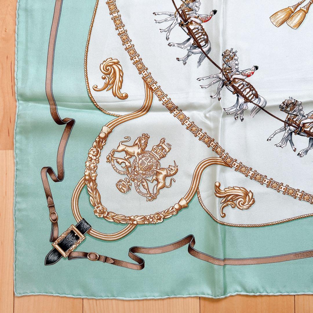 エルメス カレ90・THE  MEWS(王室の馬小屋)ライトグリーン