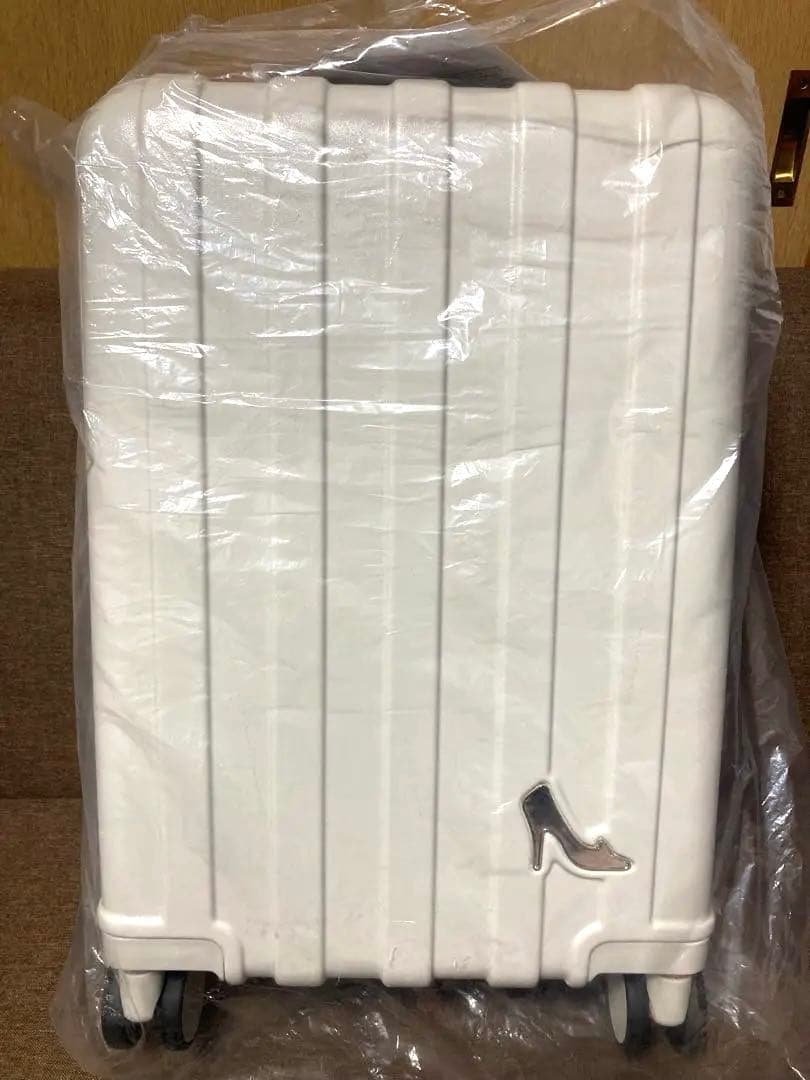 【新品未開封品】しまむら　ちはる　コラボ　キャリーケース　シンデレラ