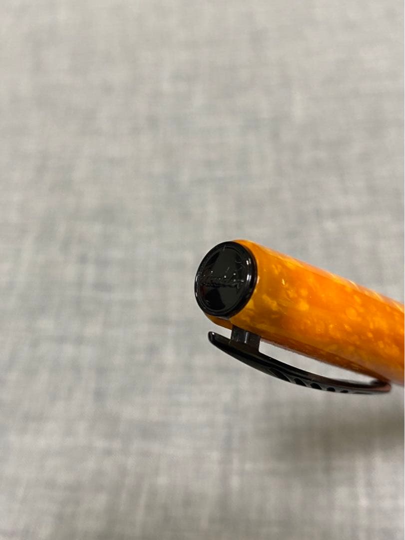 胡桃　ピナイダー ボールペン ラ・グランデ ベレッツァ ロックジャッロ