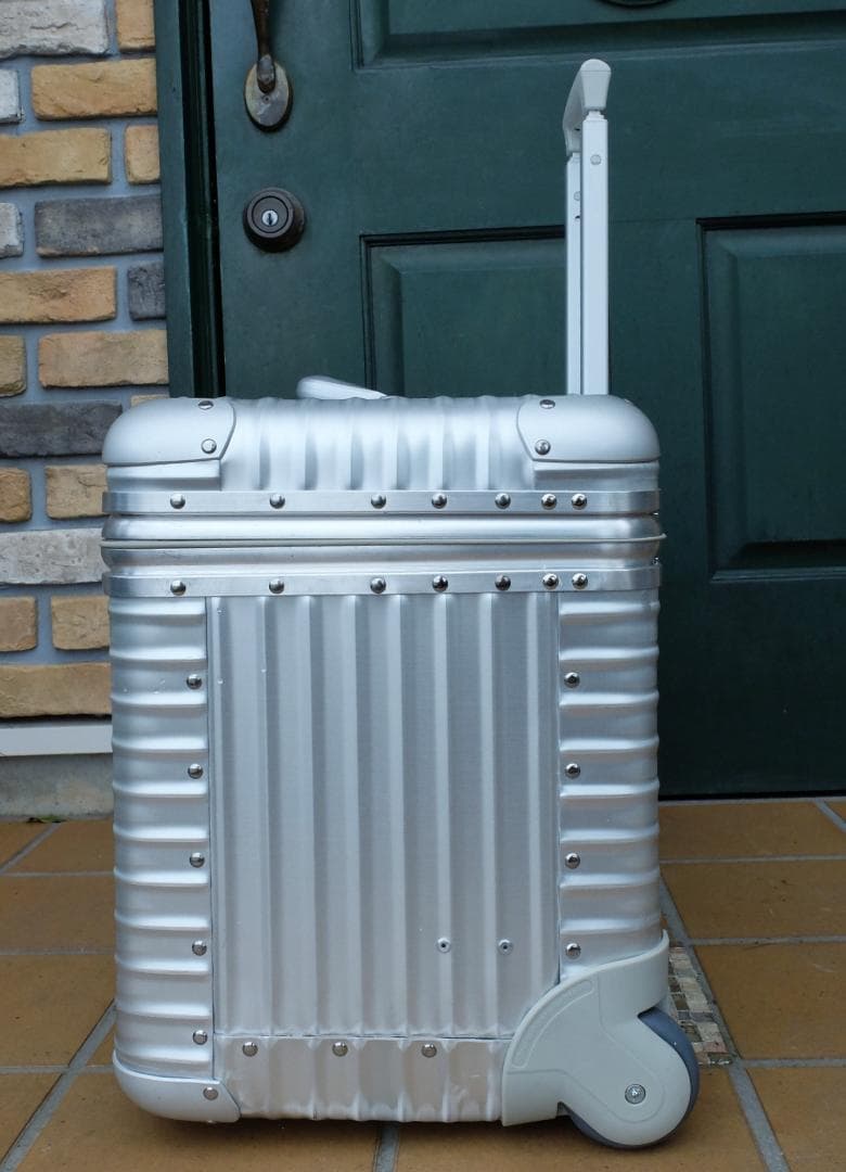 リモワ 985.51『ポルシェ』特別仕様 2輪TSAパイロット特大56L 激レア