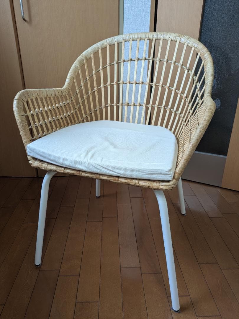 IKEA 二ルソーヴェ　専用クッション付き　ラタン　チェア　ホワイト