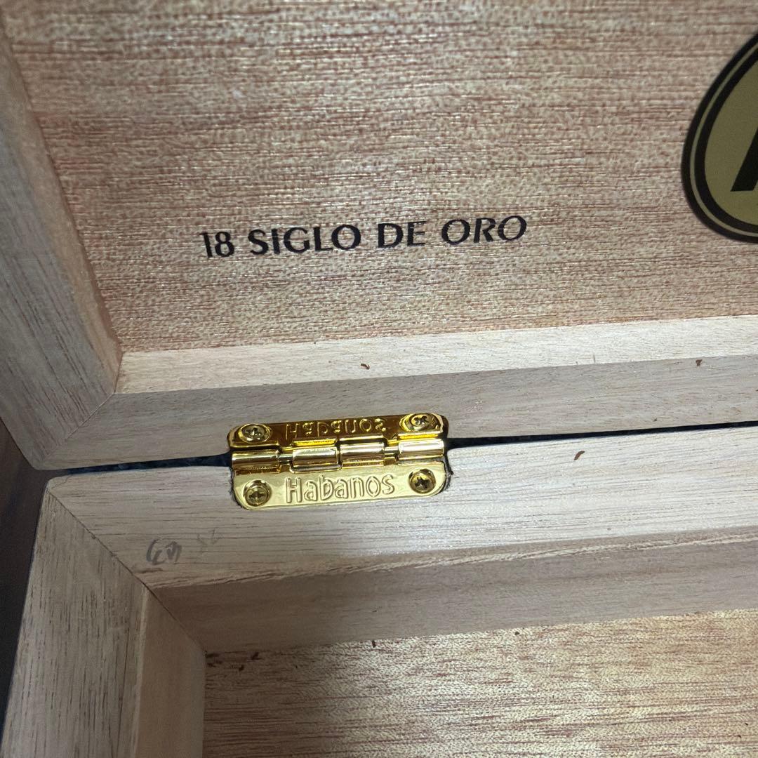 COHIBA Línea 1492 Aniversario 30 木製ボックス
