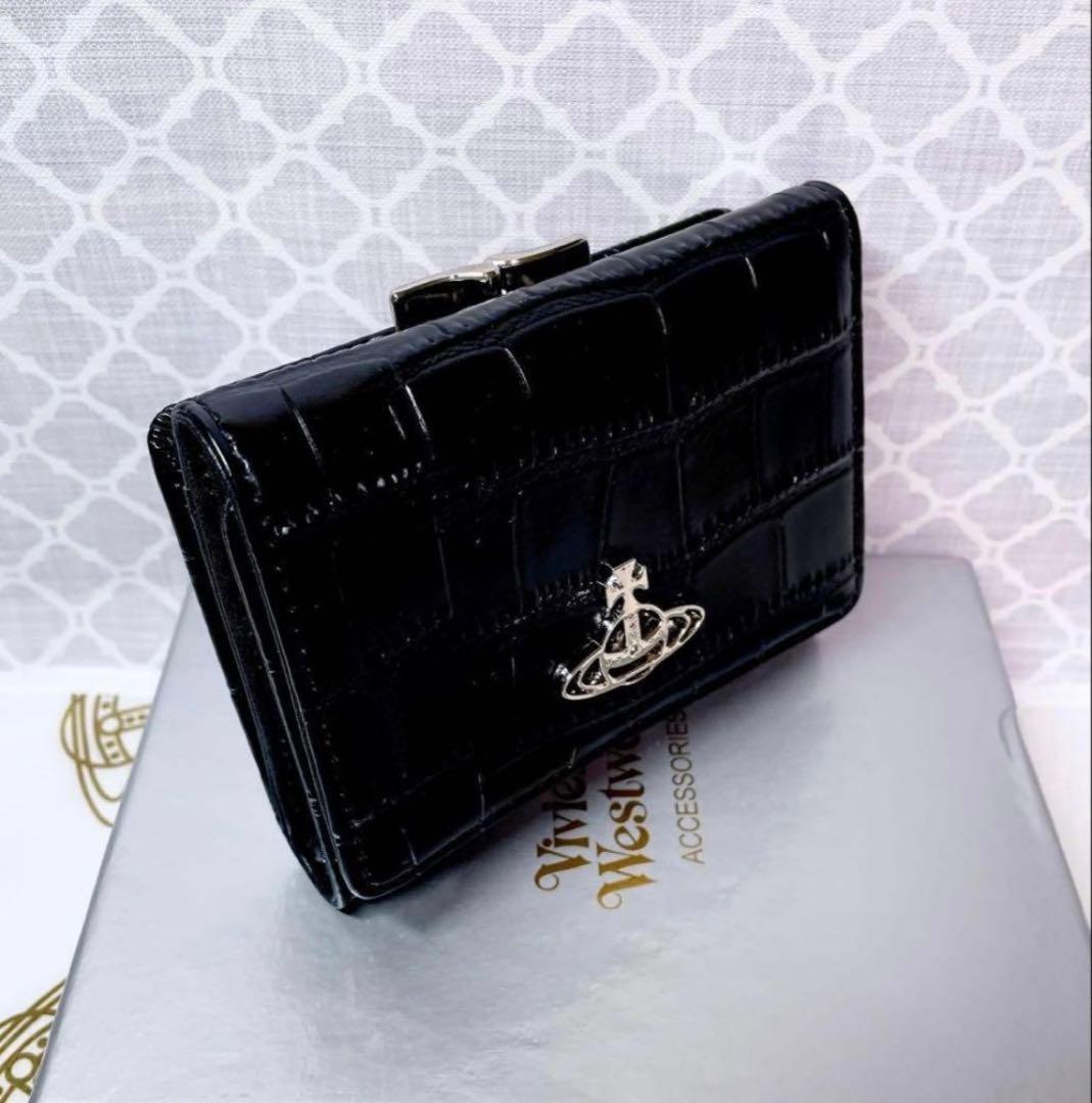 【新作☆内側に素敵な柄】新品 ヴィヴィアン・ウエストウッド 三折財布 黒