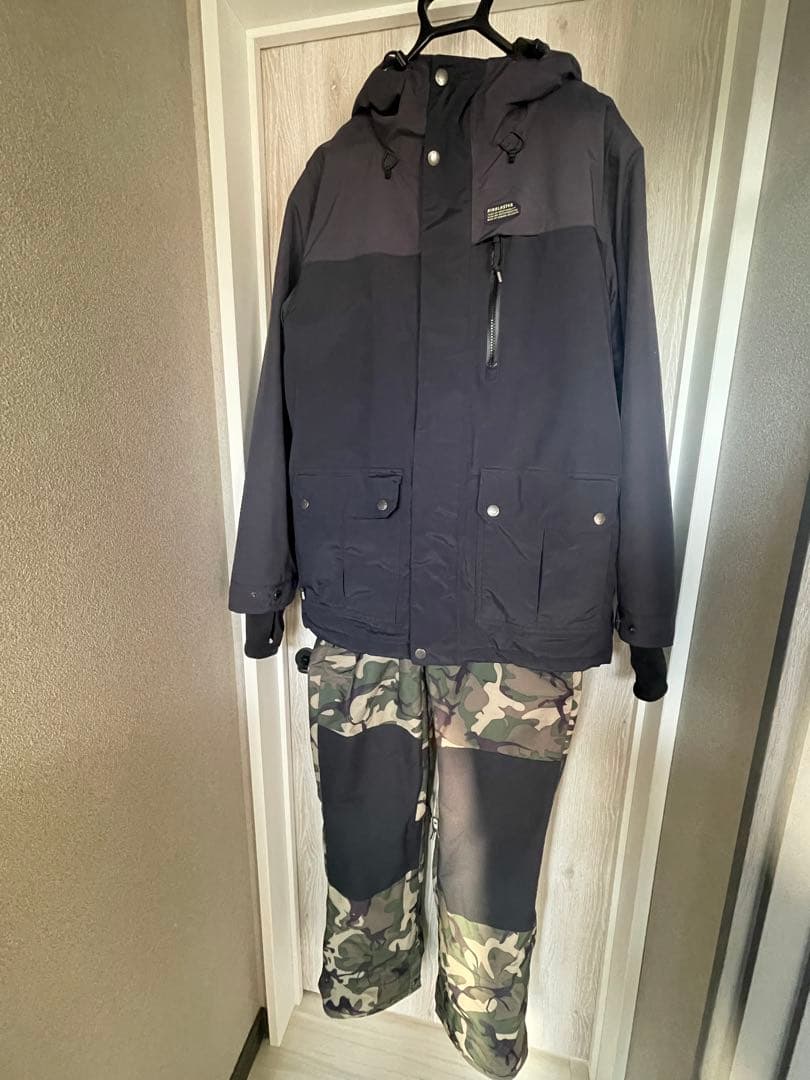 エアブラスター スノーボードウェア 紺 迷彩 上下 セット