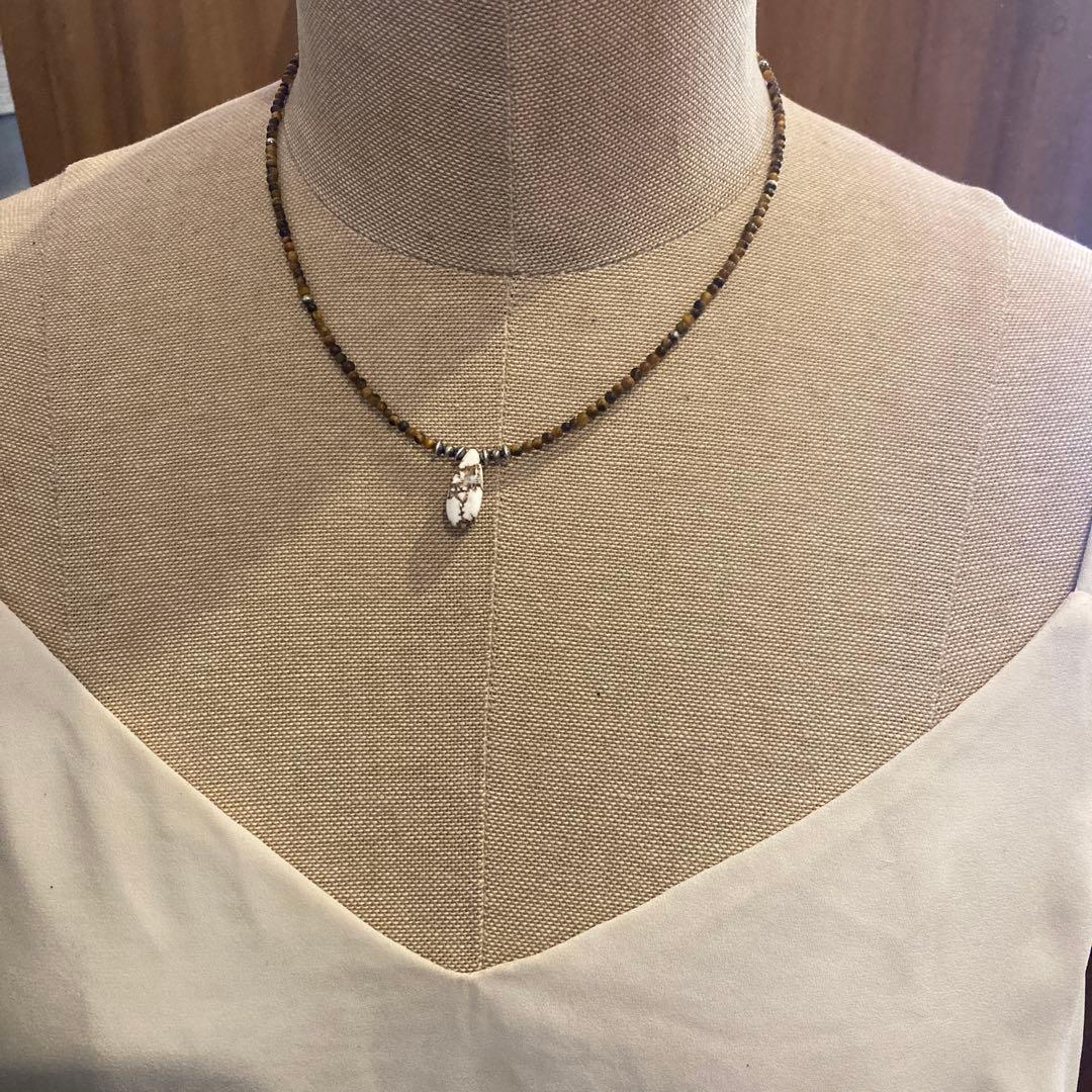 hira様 小粒タイガーアイとワイルドホース、ナバホパールのデザインネックレス