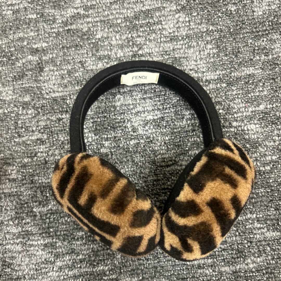FENDI レオパード柄 イヤーマフ