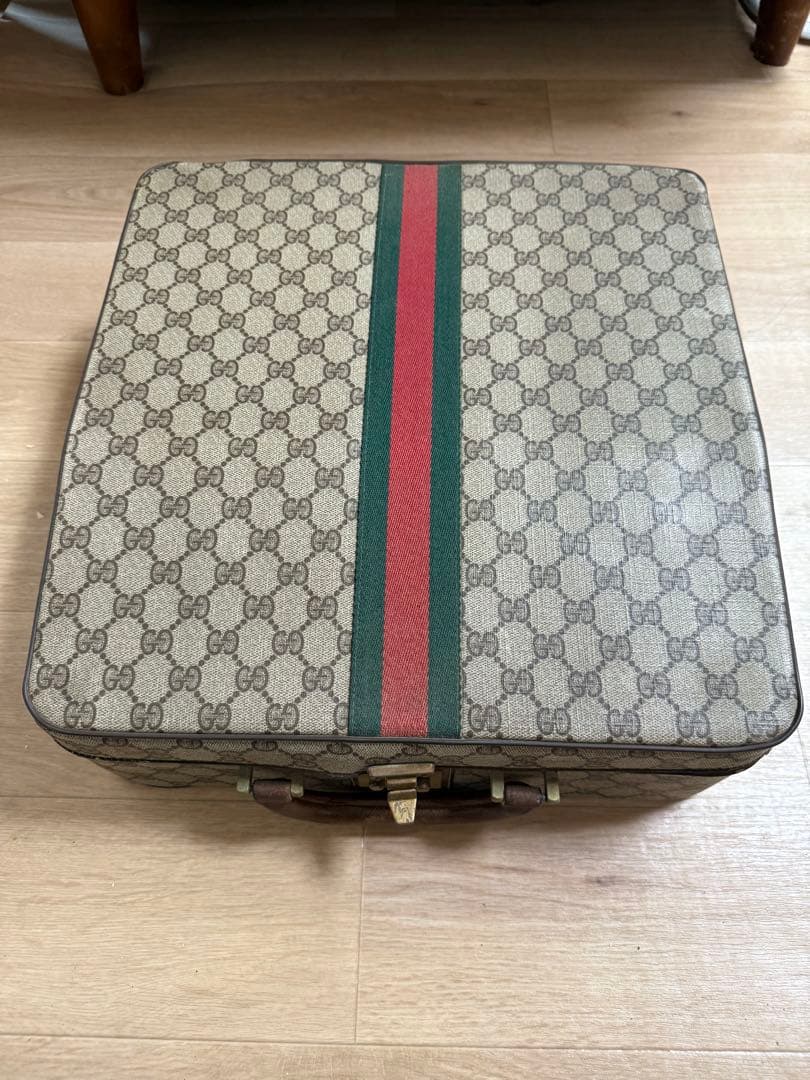 Gucci グッチ　オリベッティ　タイプライターLETTERA35