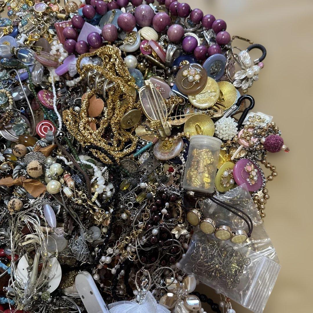 アクセサリー大量まとめ売り　6.0kg ジャンク