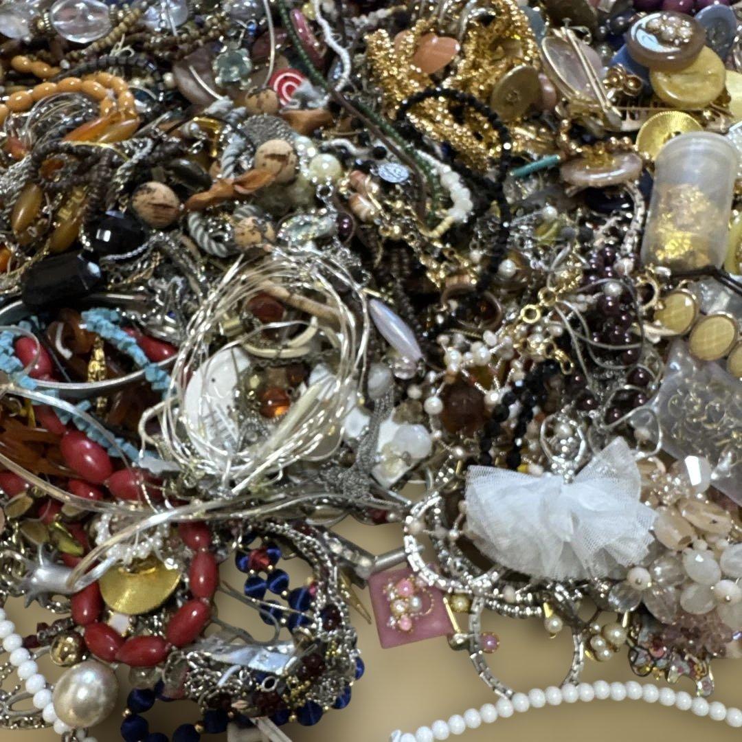 アクセサリー大量まとめ売り　6.0kg ジャンク