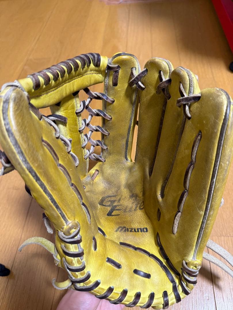 Mizuno Global Elite 軟式グローブ イエロー 収納袋付き