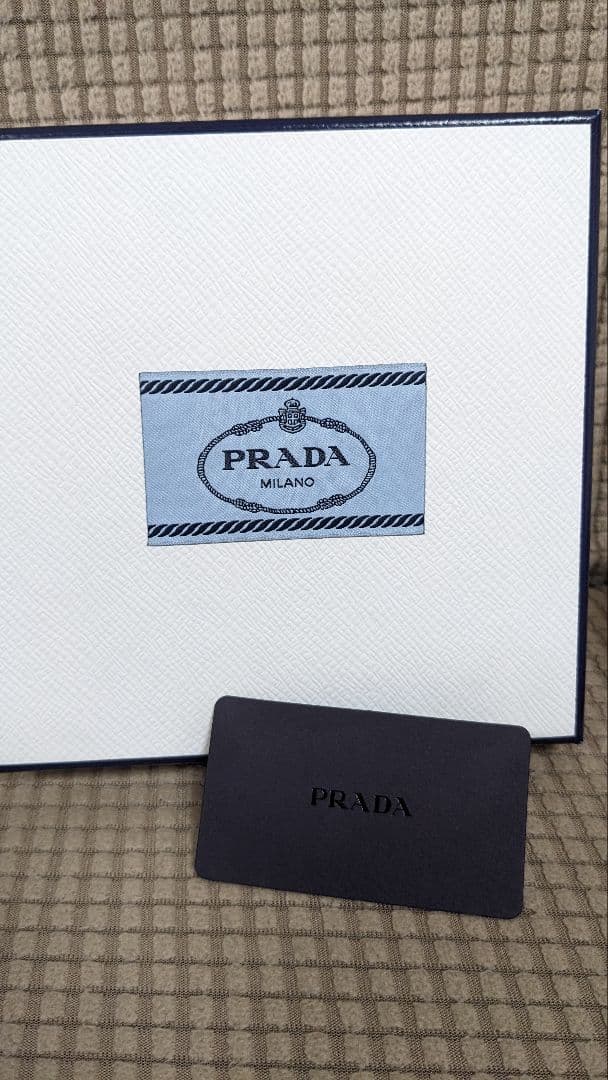PRADA　ジュエリーボックス♪　ポーセリン　　箱あり　新品未使用　陶器