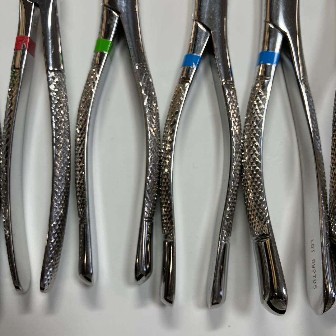 鉗子　【歯科医院】