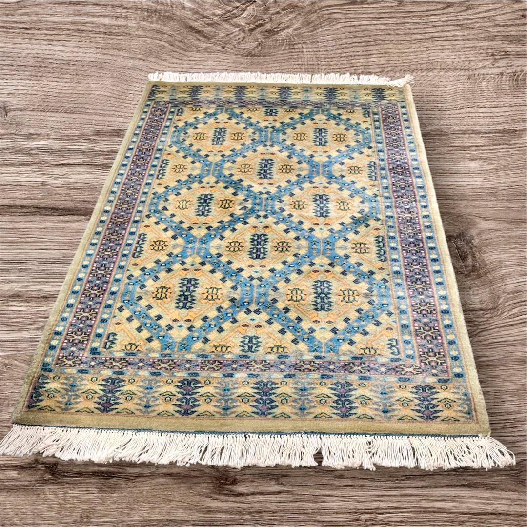 パキスタン産ハイノットラグ / サイズ：80x135cm …. ..p24