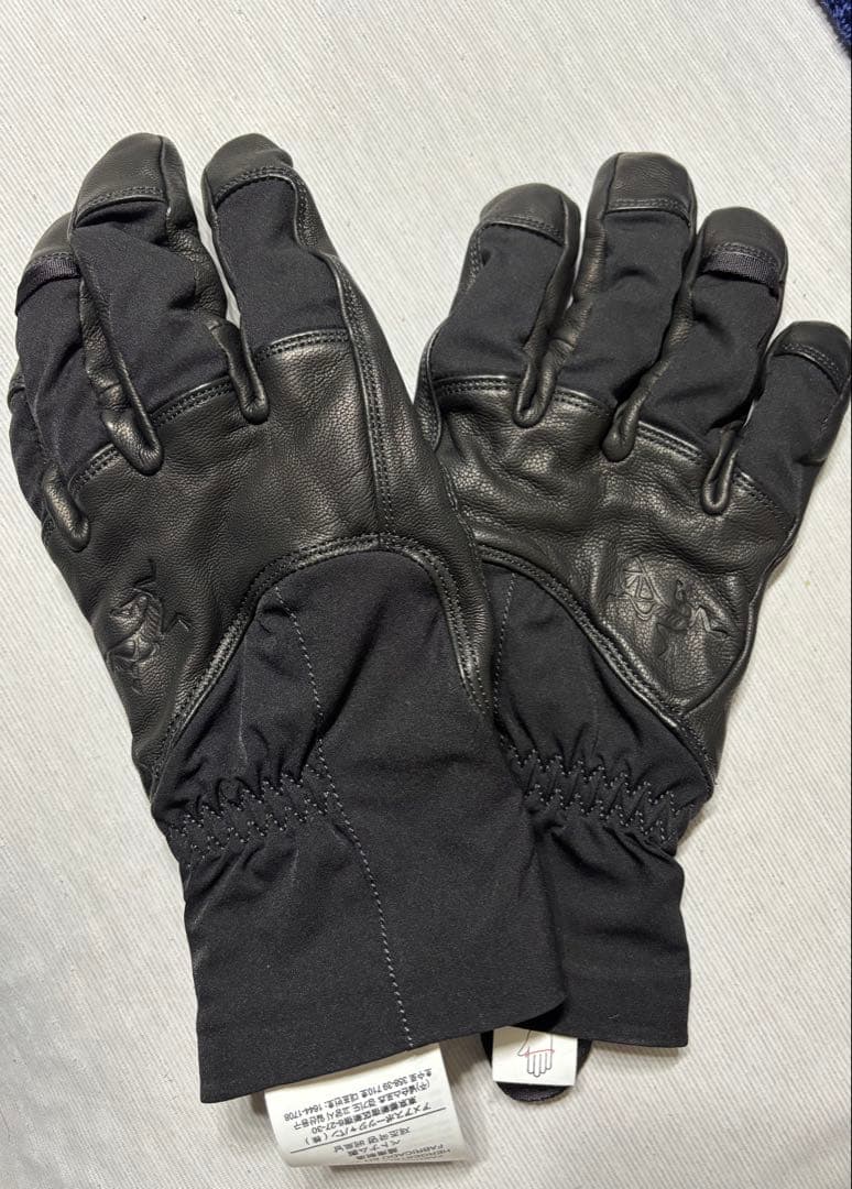 値下げ！【美品】ARC'TERYX手袋 Mサイズ