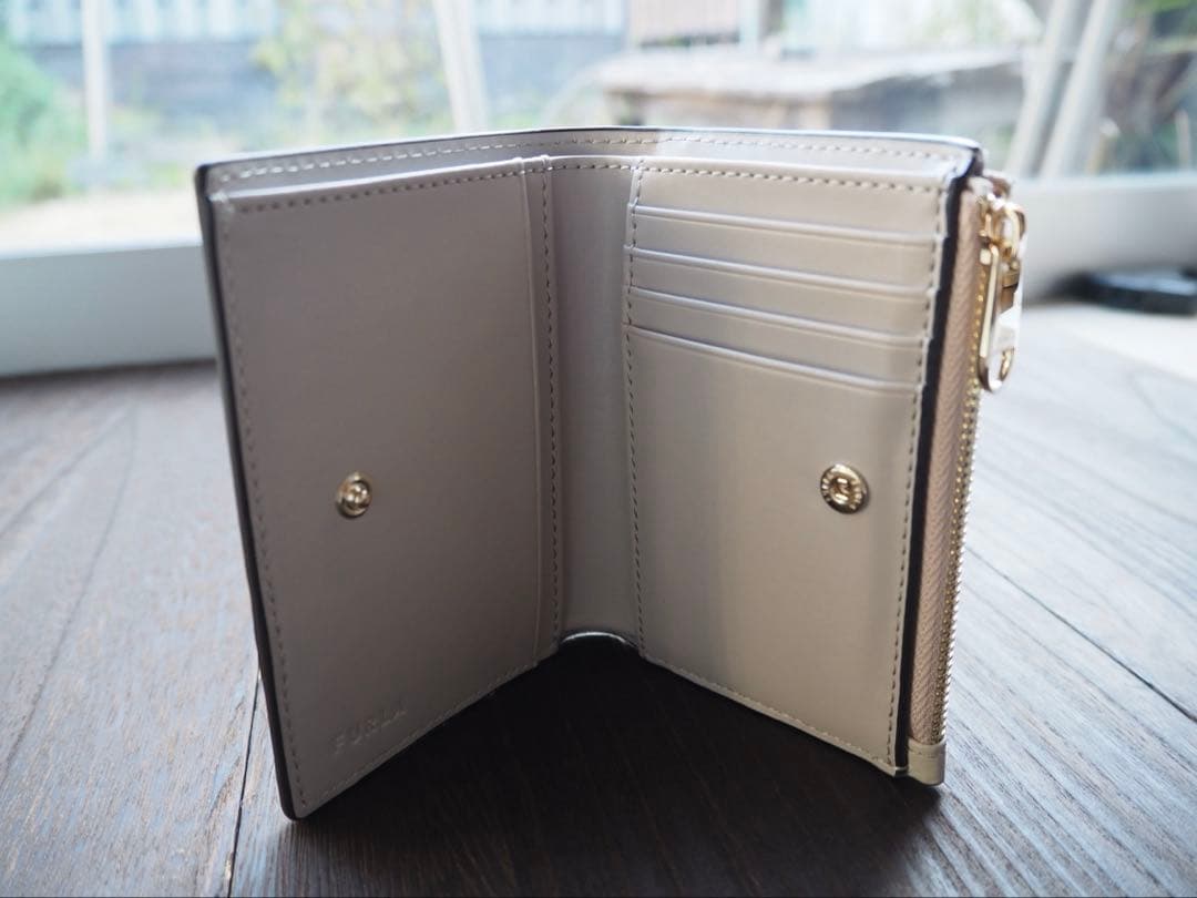 FURLA グレー 二つ折り財布
