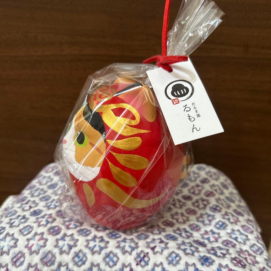 だるま屋るもん　三毛猫・右手