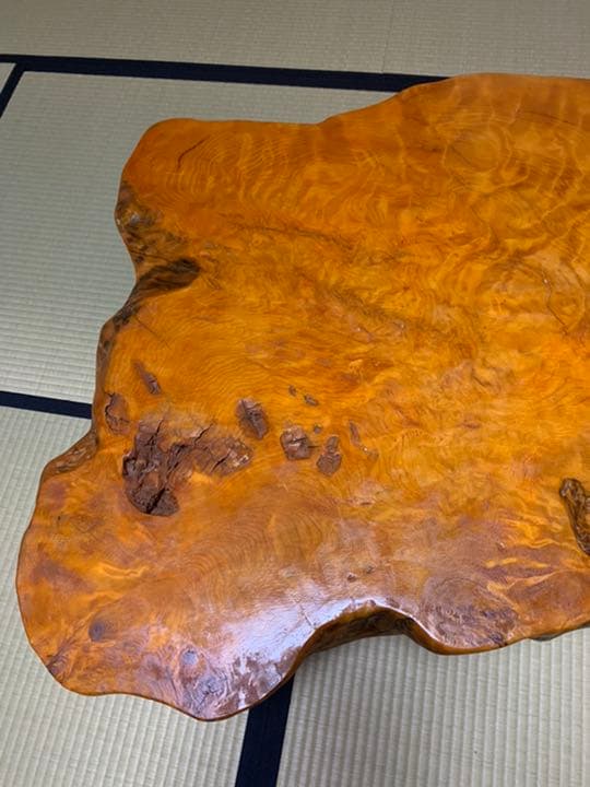 天然木　無垢　欅のテーブル