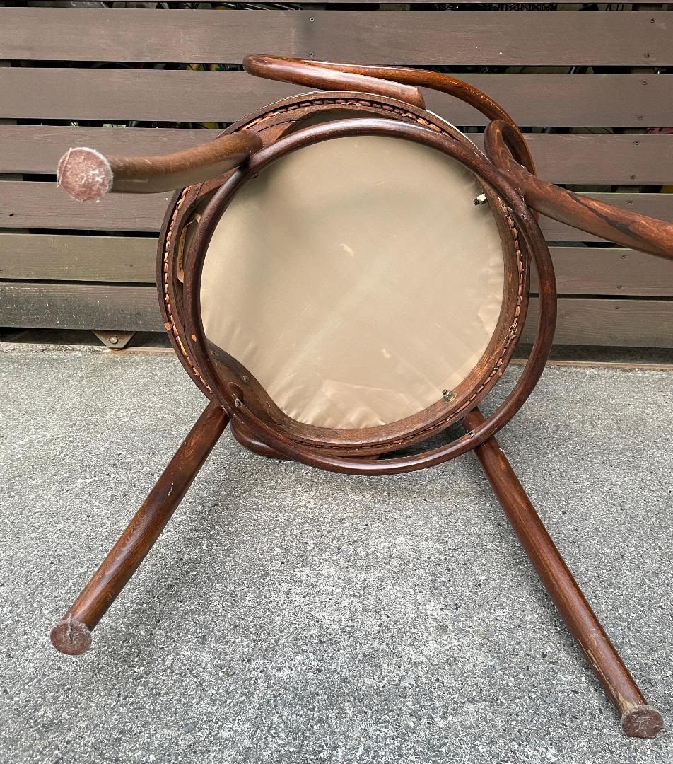 DREVOUNIA　チェコ製ヴィンテージチェアー