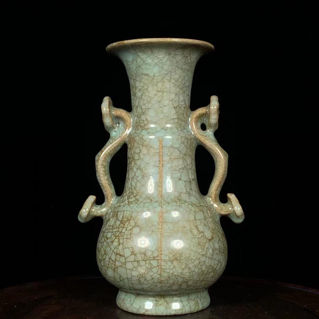 中国古美術・旧蔵の磁器・如意両耳瓶・14x22cm・置物・書道・茶道具・文房具