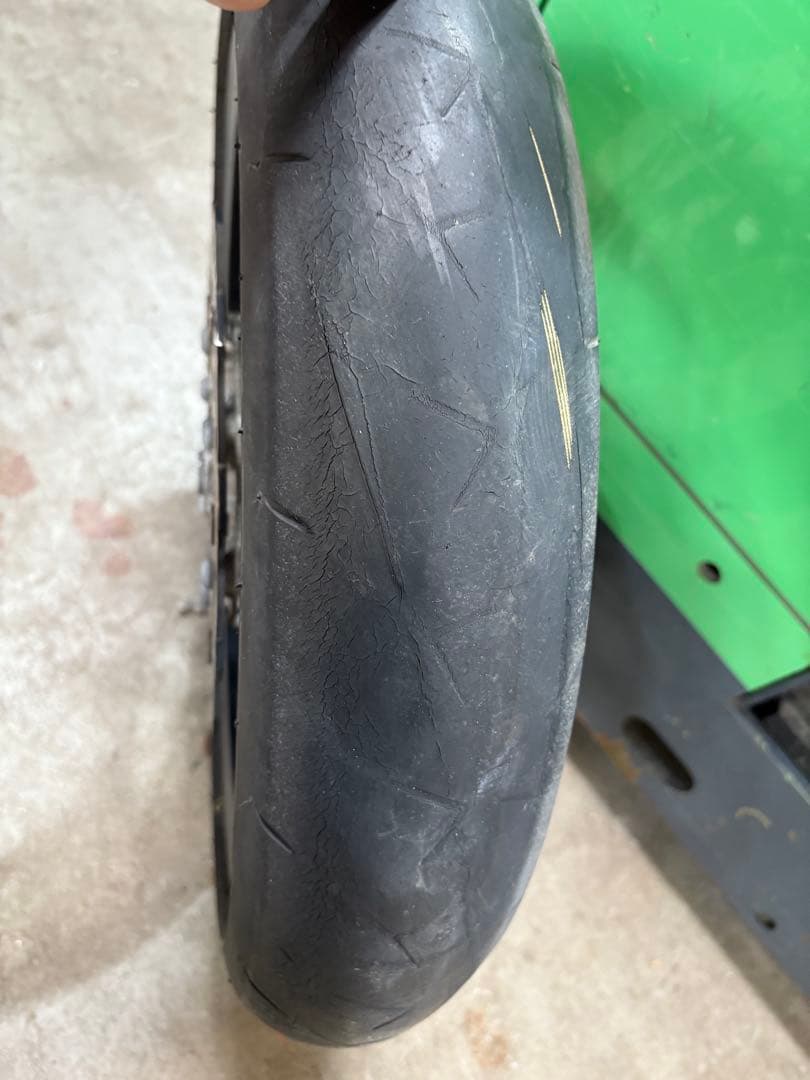 バイクタイヤ　ホイール付き　120/70 R17 M/C 車種不明