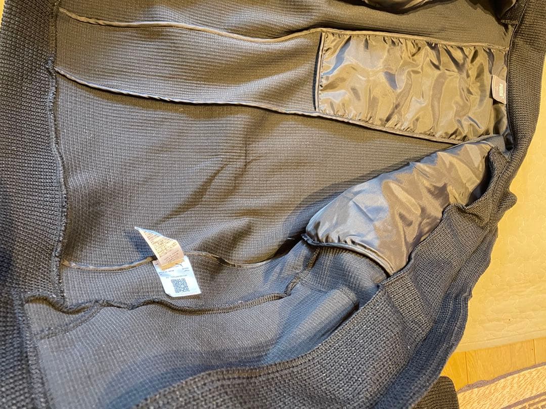 激安年末セール！新品未使用55%OFF！PUMA ジップアップジャケット 黒