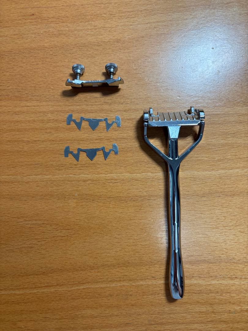 三枚刃　SHAVENT(シェーベント）ドイツ製　替刃式カミソリ