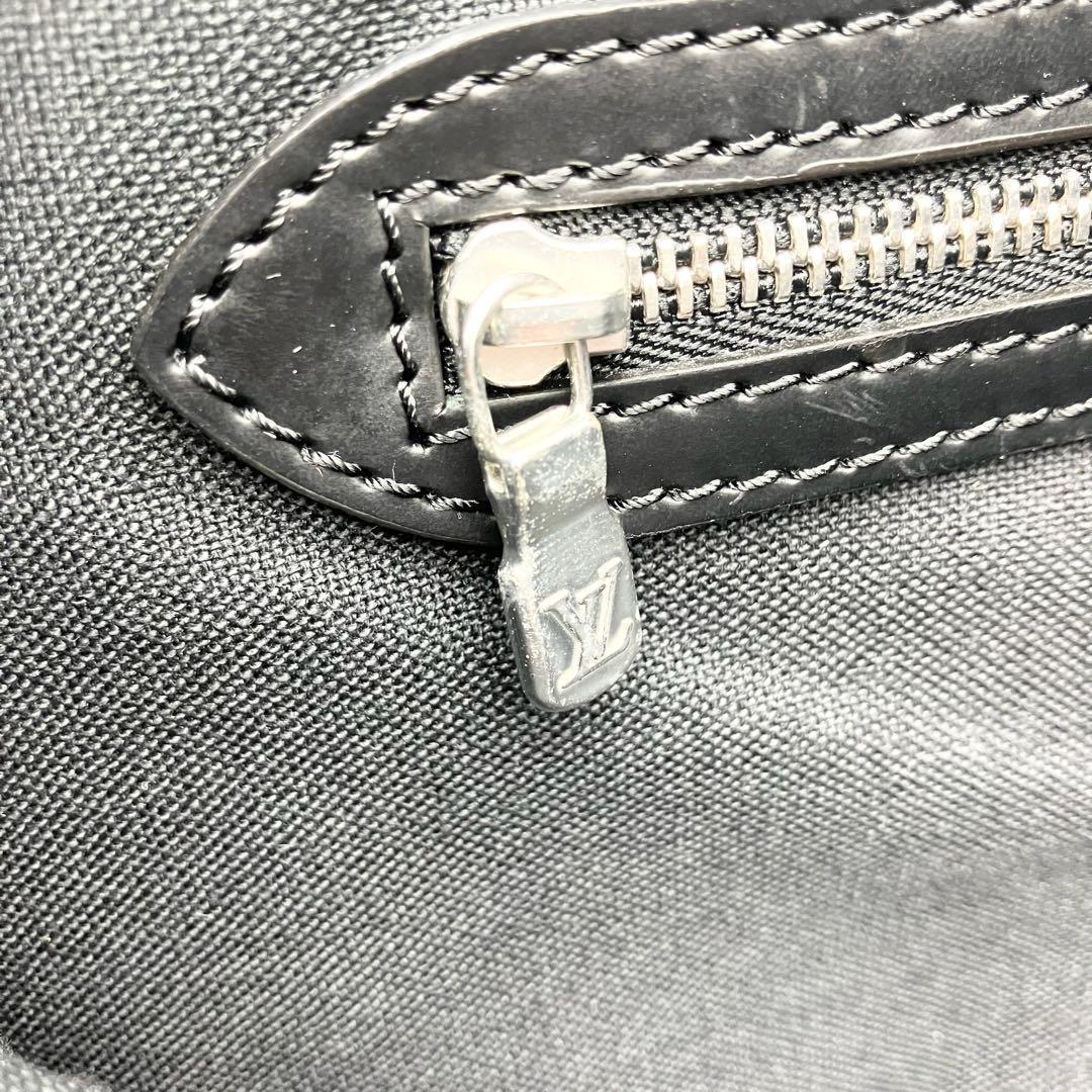 ルイヴィトン タイガ デルスー レザー ショルダーバッグ メッセンジャーバッグ