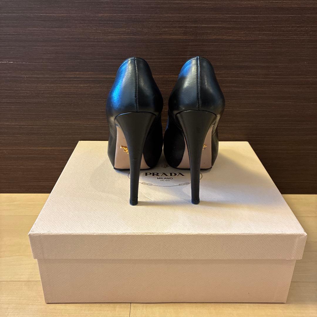 PRADA ブラックオープントゥハイヒール