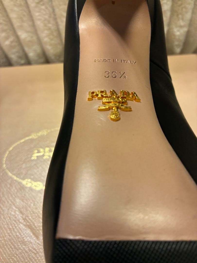 PRADA ブラックオープントゥハイヒール