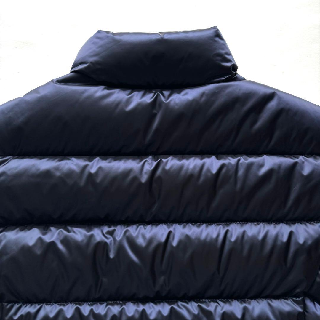 【極美品】近年モデル プラダ ダウンベスト 38 ネイビー 三角ロゴプレート