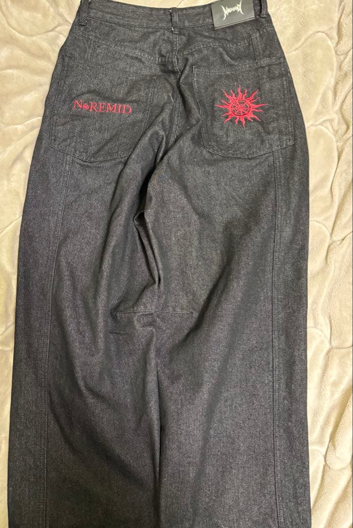 NOREMID 赤刺繍デニム