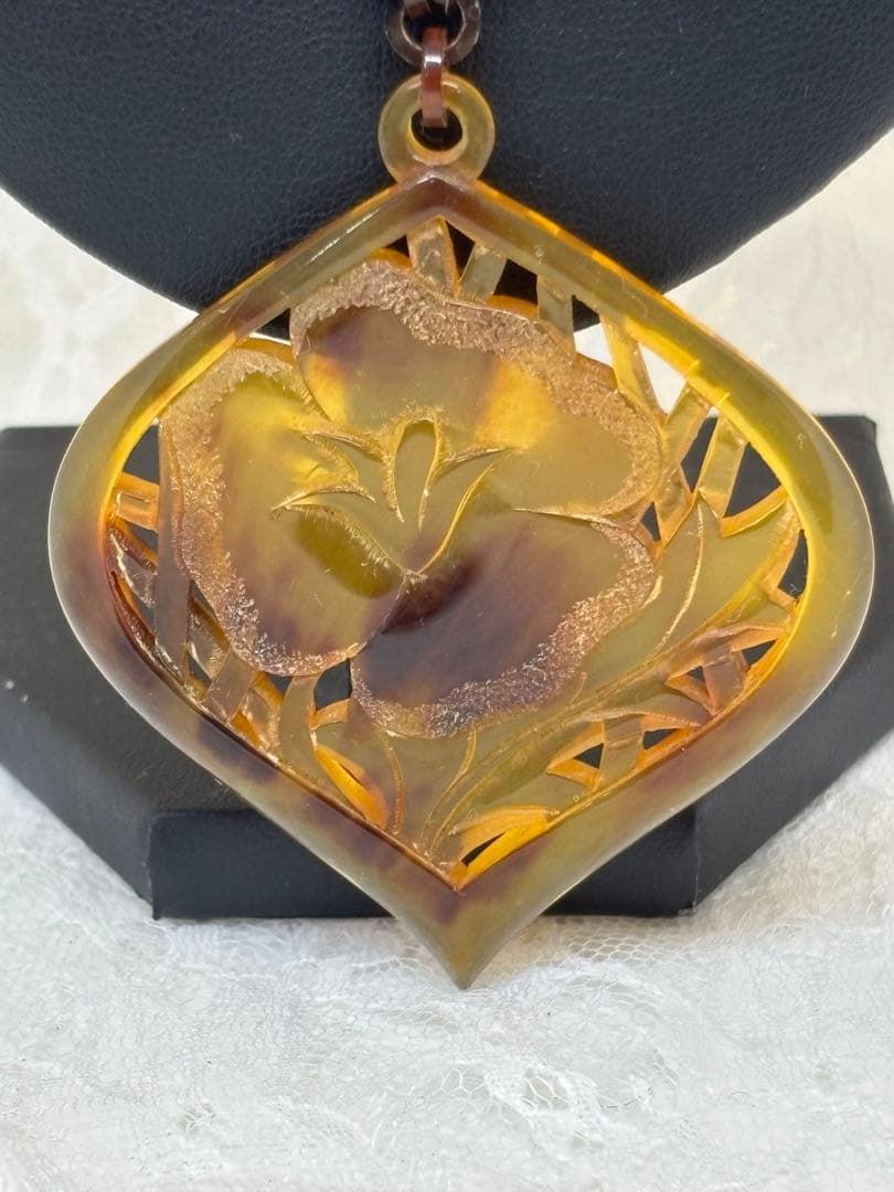 一点物 鼈甲製　花彫刻 ロングネックレス レディース　オシャレ　上品