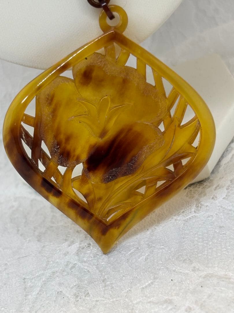 一点物 鼈甲製　花彫刻 ロングネックレス レディース　オシャレ　上品